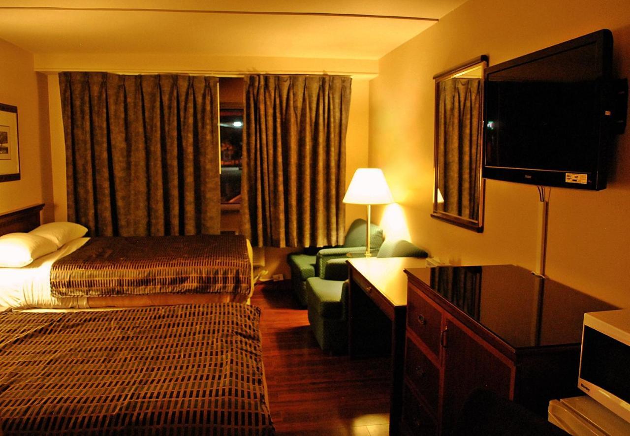 Chomedey Inn Laval Zimmer foto