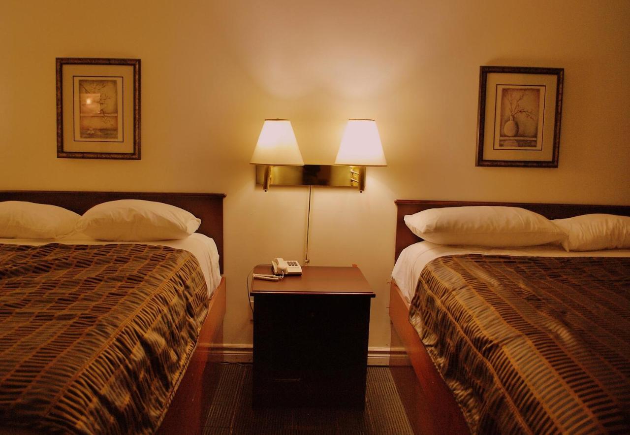 Chomedey Inn Laval Zimmer foto