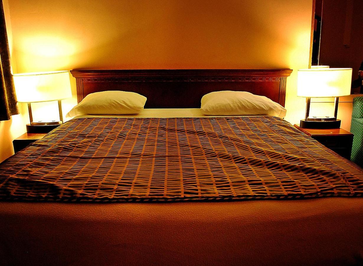 Chomedey Inn Laval Zimmer foto